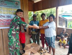 Penyaluran PMT Di Wilayah Binaan Didampingi Babinsa Koramil 1710-06/Agimuga