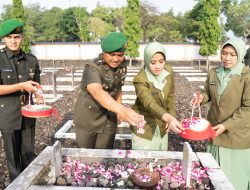 Hub Akmil Laksanakan Ziarah TMP dalam rangka HUT Komunikasi dan Elektronika TNI AD ke-79
