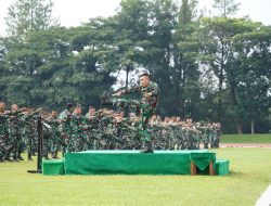 Gubernur Akmil Pimpin Senam Bersama Organik dan Taruna Untuk Menjaga Kebugaran