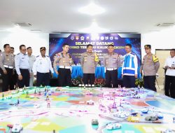 Kapolda Jateng Pantau Langsung Arus Mudik Nataru 2024 Yang Lintasi Tol Trans Jawa Lewat CCTV GT Kalikangkung