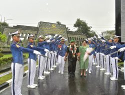 Tradisi Penyambutan Calon Gubernur Baru di Akademi Militer