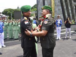 Momen Haru Pelepasan Brigjen TNI Sapto Widhi Nugroho dari Akmil