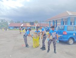 Lanal Kaimana Gelar Bakti Sosial Bersih Sampah di Kabupaten Kaimana bersama Pemuda Peduli Nol Sampah