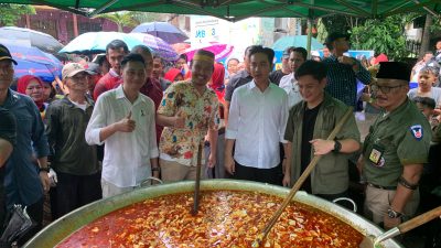 Wasekjen GibranKu Temani Mas Gibran Masak Besar Bersama Bobon Santoso dan Warga Palmerah