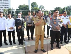 Mendagri Ingatkan Kepala Daerah Jaga Arus Mudik dan Stabilitas Harga Pangan Saat Hadiri Apel Gelar Pasukan