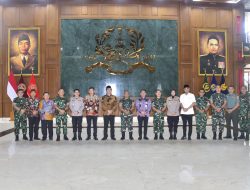 Mayjend TNI Arnold (Gub. Akmil) Terima Audiensi Kepala Daerah Magelang