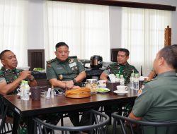 Mayjen TNI Arnold A.P. Ritiauw (Gubernur Akmil) Terima Kunjungan Tim Pokja Dokumen Strategis Bidang Siber Sahli Kasad