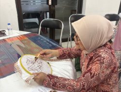 KBRI Dhaka Gelar Pelatihan Membatik dan Peragaan Busana Batik