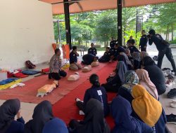 Dalam Rangka Hari Bhayangkara ke-79, Polresta Magelang Beri Pelatihan Bantuan Hidup Dasar untuk Guru PMR