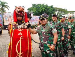 Mayjen TNI Arnold (Gubernur Akmil) Hadiri Penutupan Latsitardanus XLV di Banten
