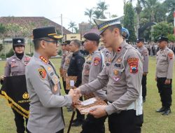 Polresta Magelang Gelar Apel Pagi dan Pemberian Penghargaan untuk Puluhan Anggota Berprestasi