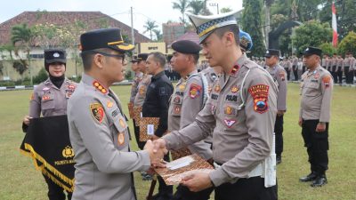 Polresta Magelang Gelar Apel Pagi dan Pemberian Penghargaan untuk Puluhan Anggota Berprestasi