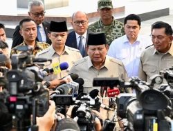 Sjafrie Sjamsoeddin Sambut Prabowo di Halim Usai KTT Perdamaian Sharm El-Sheikh