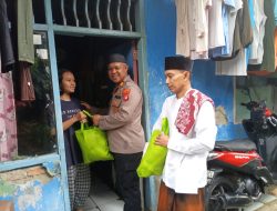 Kapolsek Bekasi Barat Berikan Sembako Ke Warga Kranji diawal Tahun, Jumat Berkah