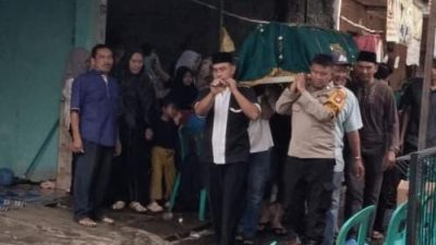 Polsek Rawalumbu Hadir Sampaikan Belasungkawa kepada Keluarga Tokoh Bojong Menten
