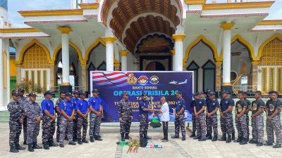 Aksi Nyata Satgas Trisila 2026 Gelar Karya Bakti di Kaimana: TNI AL Bersihkan Fasum dan Pererat Kedekatan Dengan Warga