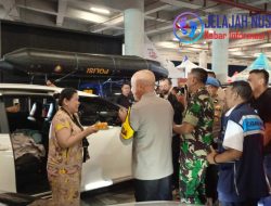 Kapolda Banten Dan Danrem 064/Maulana Yusuf Brigjen TNI Daru Cahyadi Soeprapto Beri Surprise Ultah Kepada Ibu Revi Pemudik Asal Padang