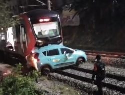 Insiden KA Argo Bromo Anggrek VS Commuterline di Bekasi