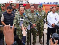 Letjen TNI Richard Tampubolon Tinjau Pemeriksaan Kontainer Mineral Hasil Penindakan TNI AL di Batam