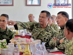 Jenderal TNI Tandyo Budi R Dampingi Menhan RI Tinjau Yonif TP 808/Mbaham Matta di Papua Barat