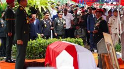 Jenderal TNI Agus Subiyanto Hadiri Upacara Pemakaman Jenderal TNI (Purn) Ryamizard Ryacudu
