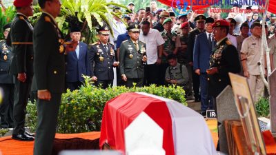 Jenderal TNI Agus Subiyanto Hadiri Upacara Pemakaman Jenderal TNI (Purn) Ryamizard Ryacudu