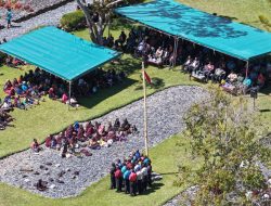 Peduli dan Kawal Pendidikan, Kodim 1714/Puncak Hadiri Penamatan Siswa Sekolah Alkitab Mulia Ke-56 Tahun 2026