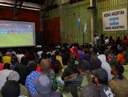 Nobar Piala Dunia 2026 Digelar Kodim 1714/Puncak Jaya, Pererat Keakraban Bersama Masyarakat