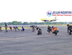 Personel Lanud Sjamsudin Noor Sisir Benda Asing Jaga Keselamatan Penerbangan Tetap Aman, Pastikan Apron Bebas FOD