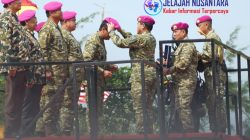 Warga Kehormatan dan Brevet Korps Marinir Diberikan Kepada Wakil Panglima TNI dan Sejumlah Pejabat Negara