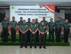 Mayjen TNI Rano Tilaar Beri Penghargaan Kepada Gumil, Pelatih, dan Pengasuh Terbaik