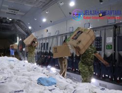 TNI Salurkan 695,170 Ton Bantuan, Hari Kedelapan Penanganan Gempa NTT