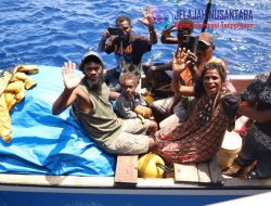 KRI WSH-991 Evakuasi 11 Warga Papua Nugini